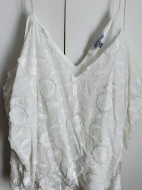 White Spaghetti Strap Floral Embroidered V-Neck Camisole/Top